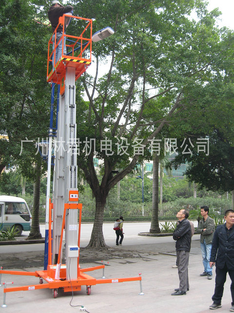 雙柱式高空作業(yè)平臺(tái)，路燈更換